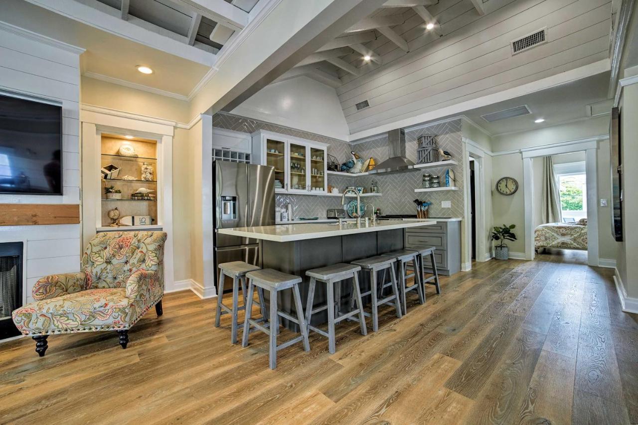 Charming Renovated Avalon Townhome, Walk To Beach! エクステリア 写真