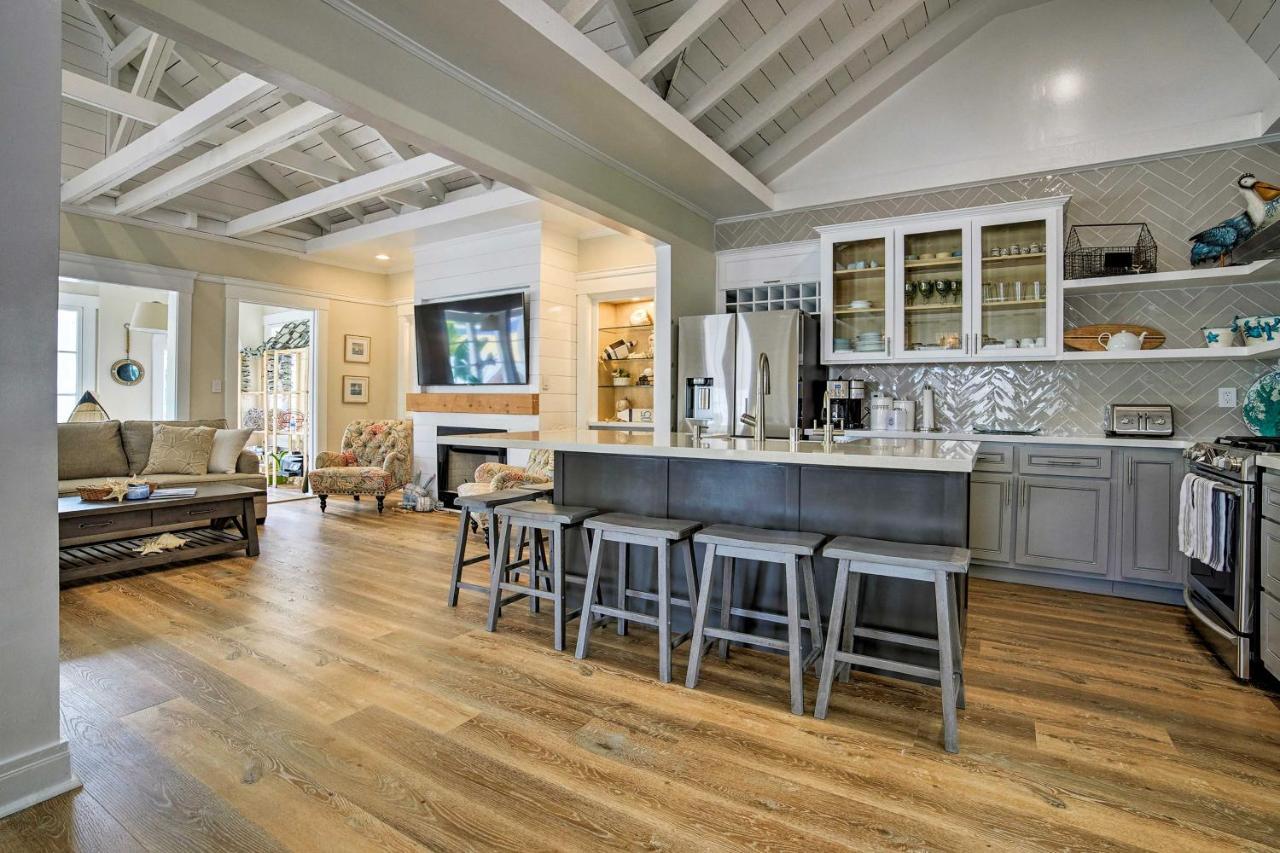 Charming Renovated Avalon Townhome, Walk To Beach! エクステリア 写真